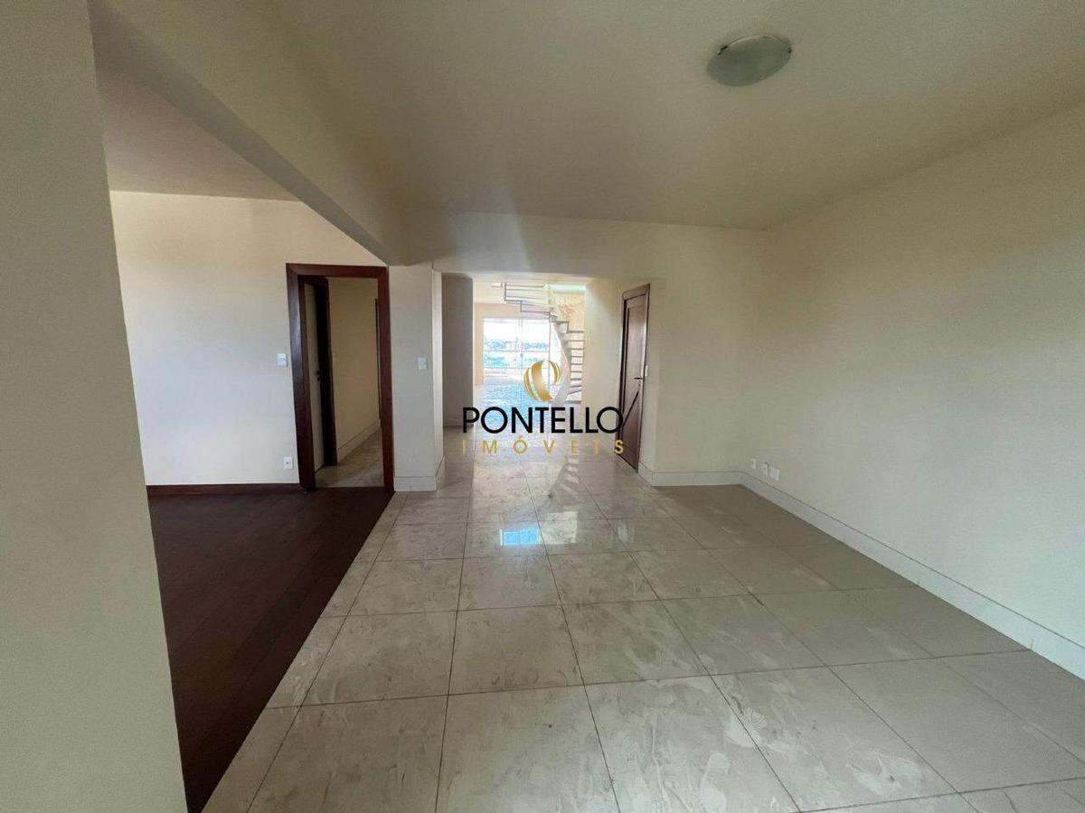 Cobertura, Centro, 4 Quartos, 2 Vagas, 1 Suíte