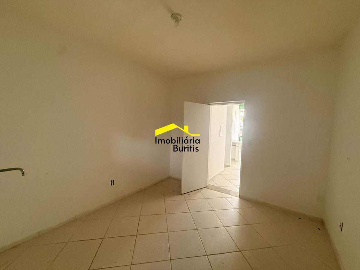 Loja, Estoril, 1 Vaga