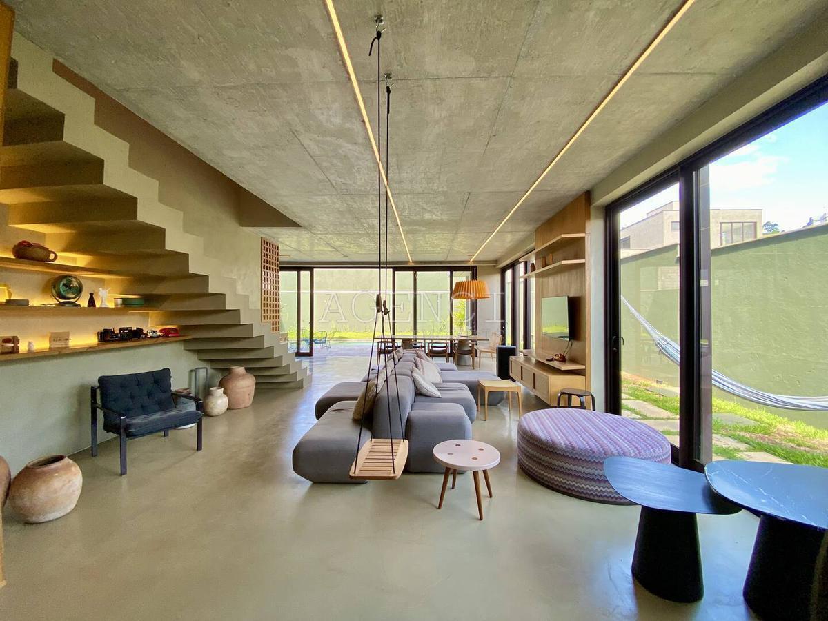Casa, Alphaville - Lagoa dos Ingleses, 4 Quartos, 0 Vaga, 4 Suítes
