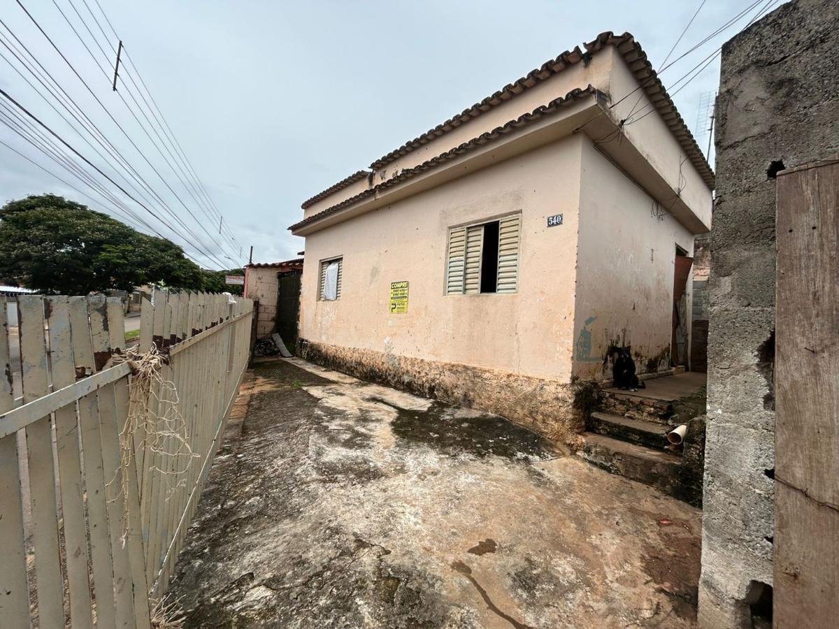 Casa, Centro, 3 Quartos, 0 Vaga