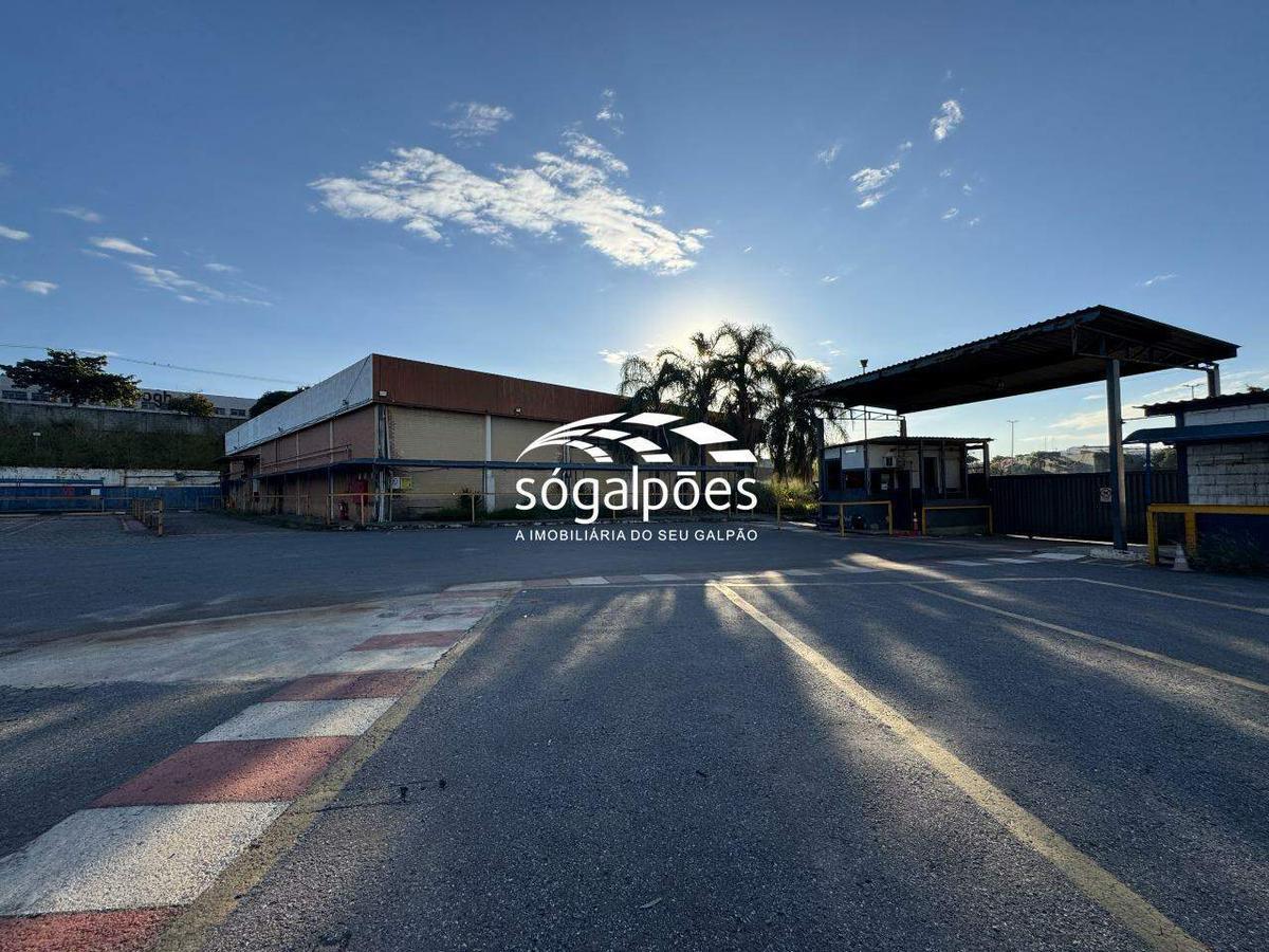 Galpão, Califórnia, 60 Vagas