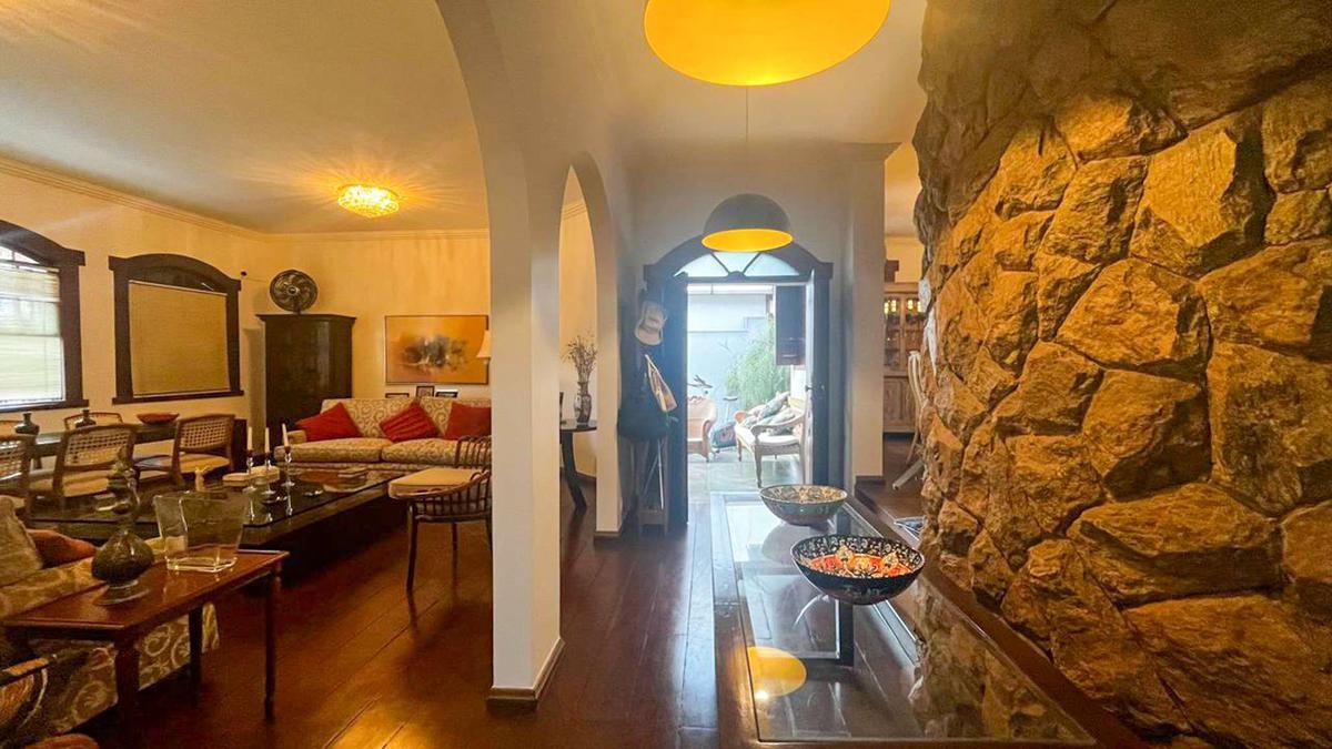 Casa, Comiteco, 5 Quartos, 6 Vagas, 2 Suítes