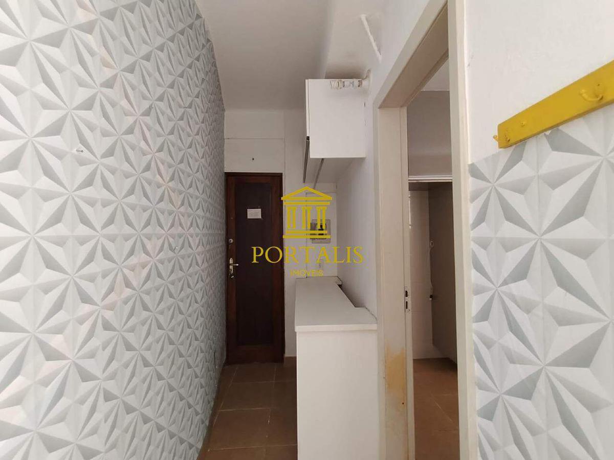 Apartamento, Floresta, 2 Quartos, 0 Vaga