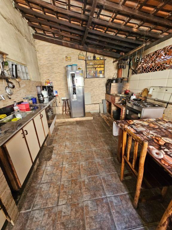 Casa, Esplanada, 3 Quartos, 5 Vagas, 1 Suíte