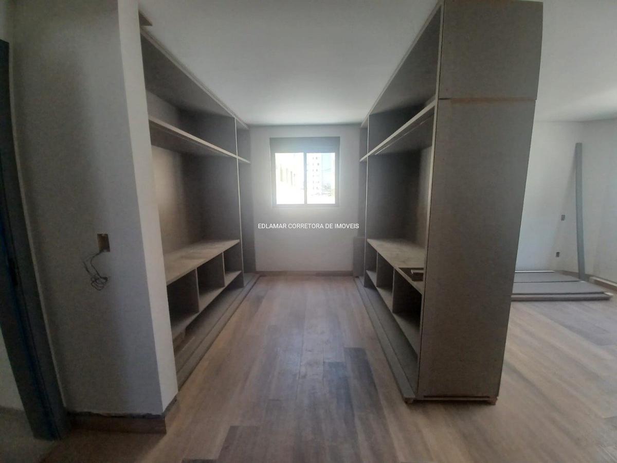 Apartamento, Centro, 3 Quartos, 5 Vagas, 2 Suítes