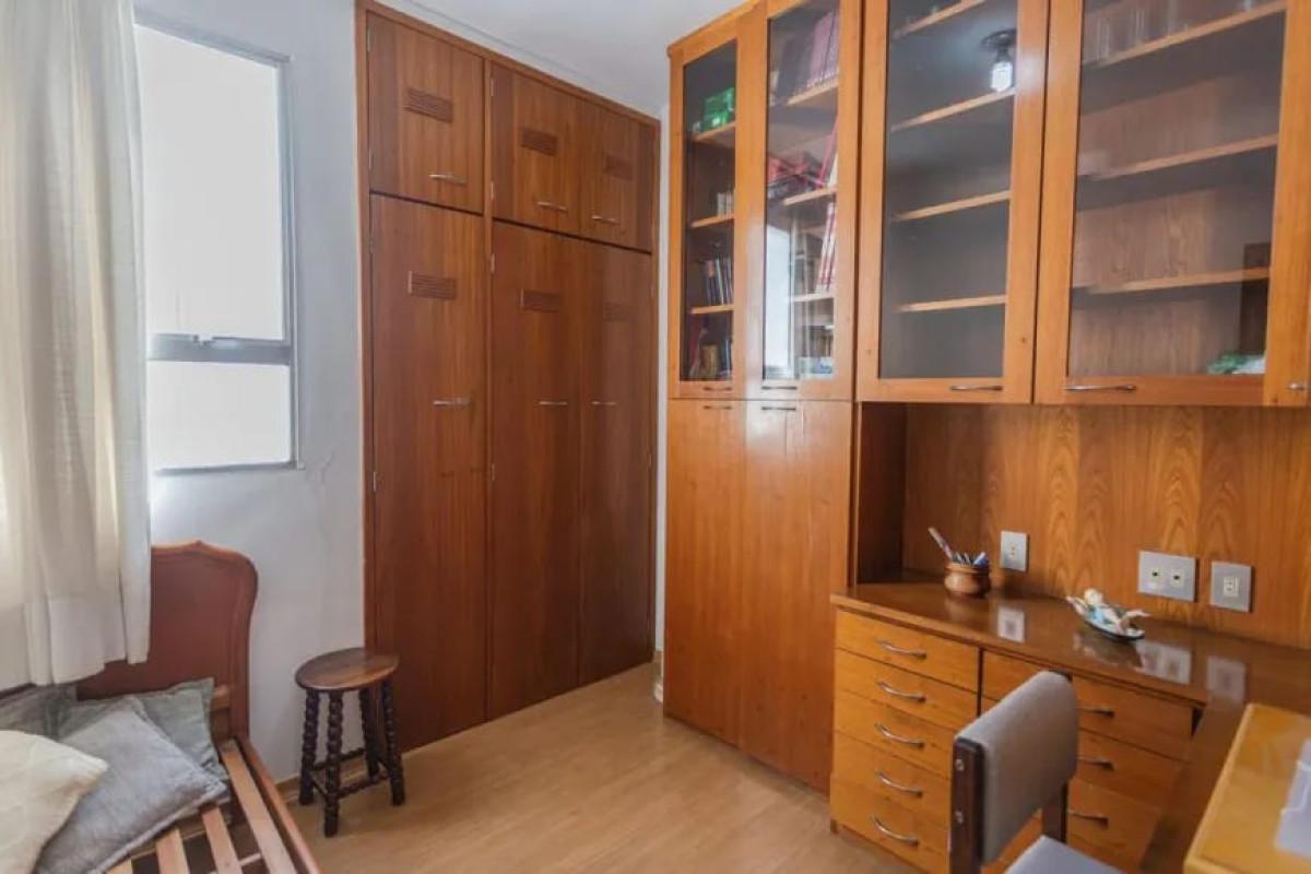 Apartamento, Vila Paris, 4 Quartos, 2 Vagas, 1 Suíte