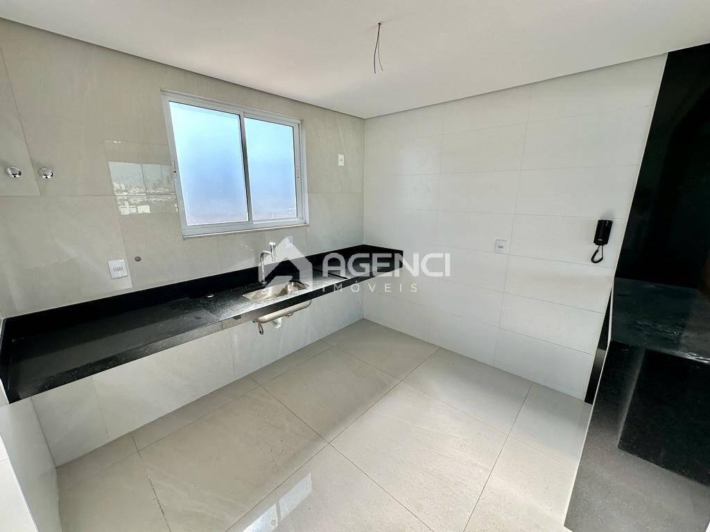 Cobertura, Serrano, 4 Quartos, 0 Vaga, 1 Suíte