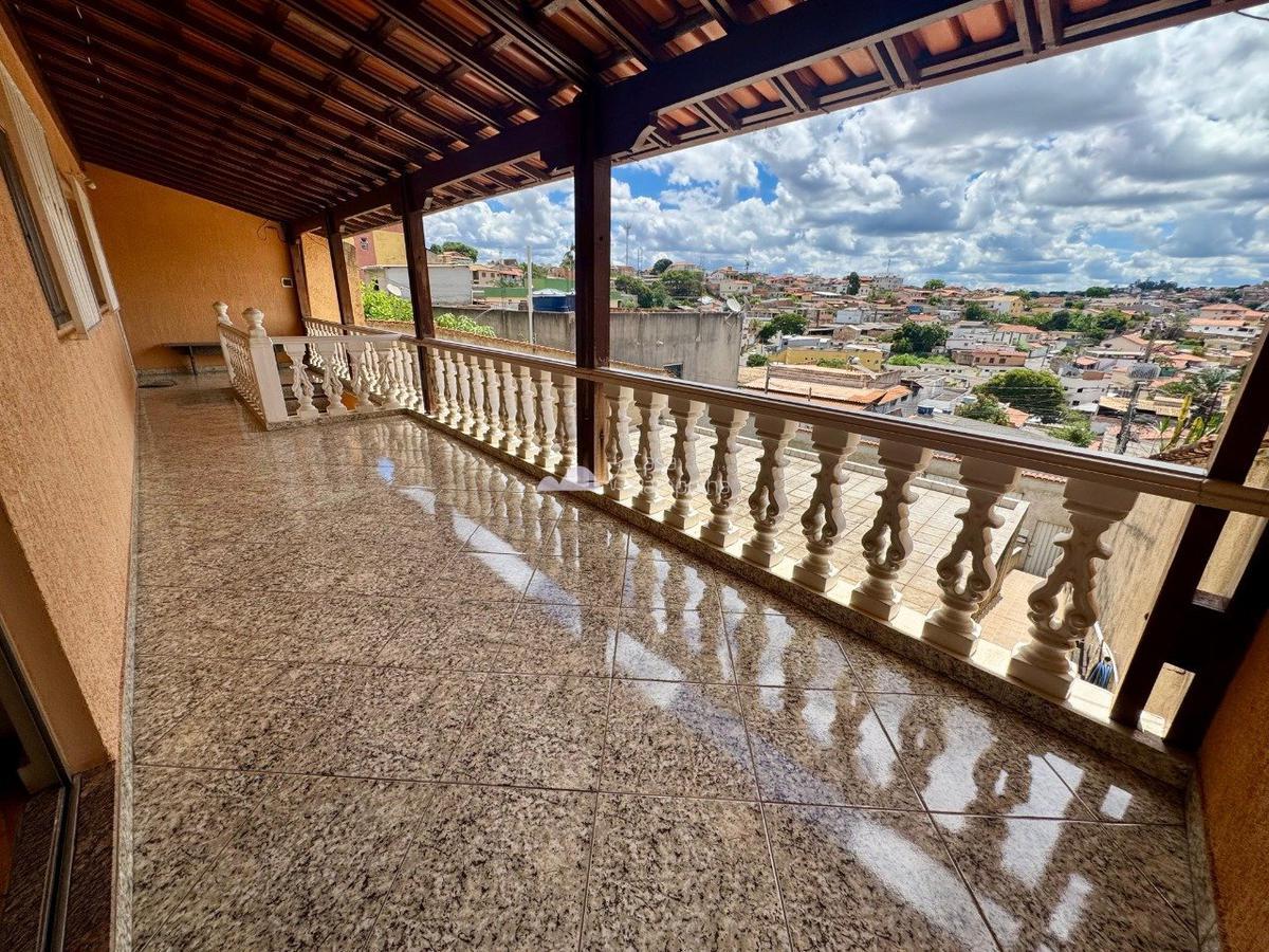 Casa, Céu Azul, 4 Quartos, 10 Vagas, 1 Suíte