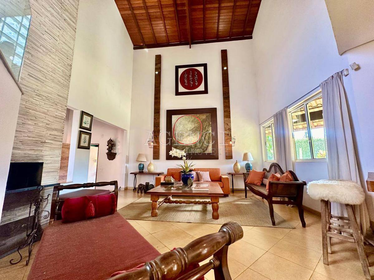 Casa, Jardim Canadá, 5 Quartos, 0 Vaga, 1 Suíte