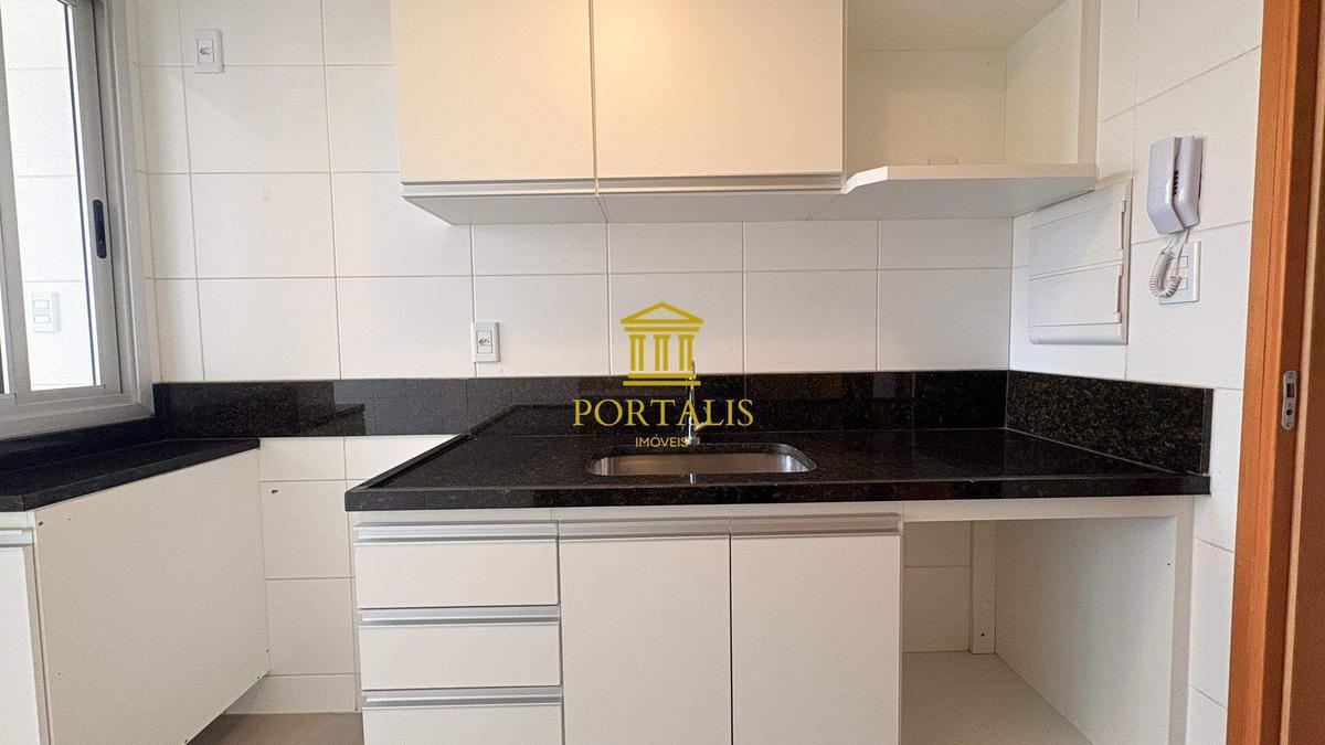 Apartamento, Sagrada Família, 3 Quartos, 2 Vagas, 1 Suíte