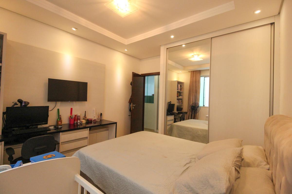 Casa, Novo Eldorado, 4 Quartos, 4 Vagas, 1 Suíte