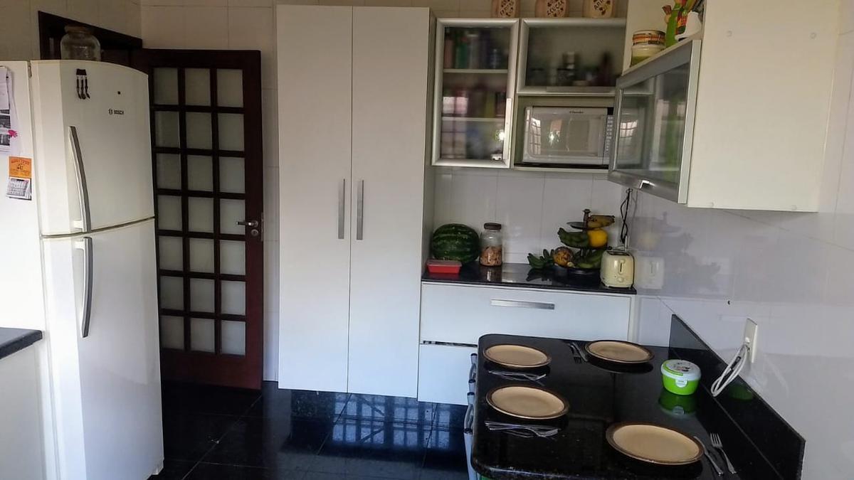 Casa, Castelo, 3 Quartos, 4 Vagas, 1 Suíte
