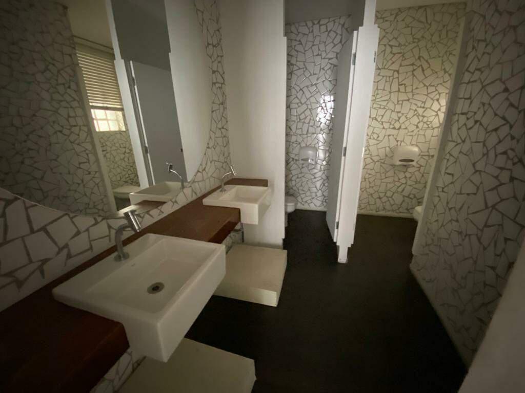 Casa Comercial, Lourdes, 3 Quartos, 0 Vaga