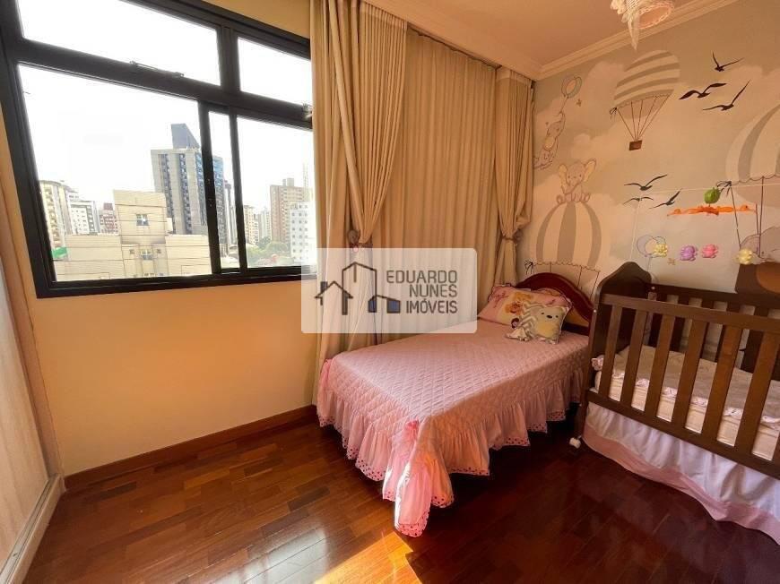Cobertura, Funcionários, 4 Quartos, 2 Vagas, 2 Suítes