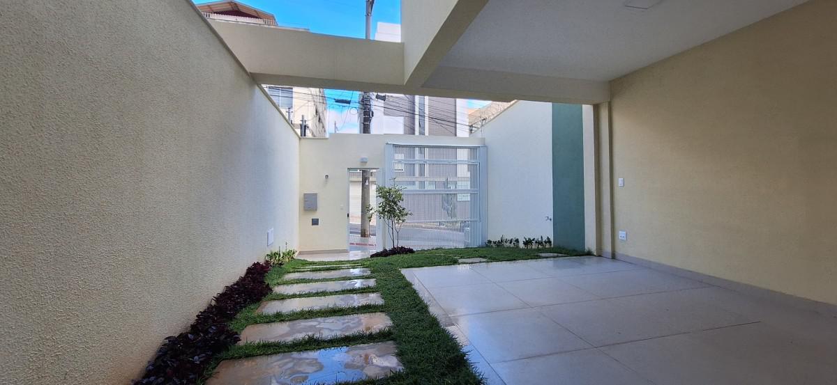 Casa, Nova Floresta, 4 Quartos, 2 Vagas, 2 Suítes