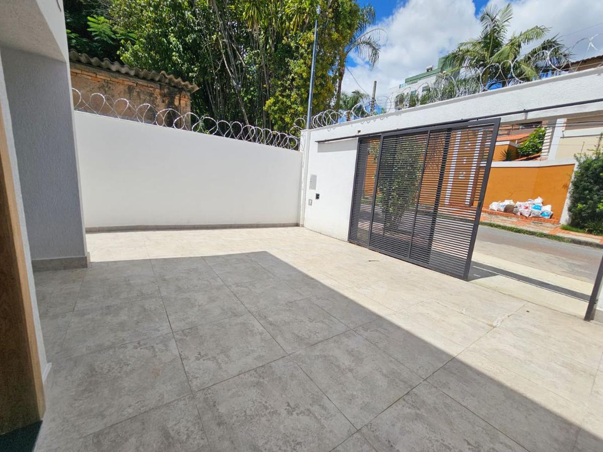 Casa, Santa Cruz, 3 Quartos, 4 Vagas, 1 Suíte