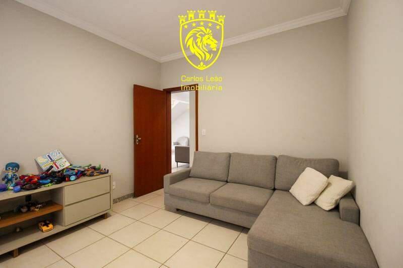 Casa, João Pinheiro, 5 Quartos, 5 Vagas, 1 Suíte