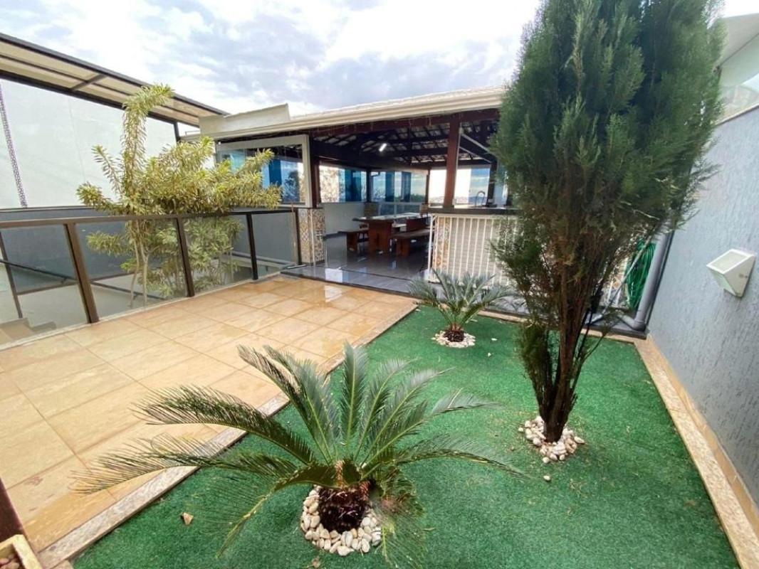 Casa, Teixeira Dias (barreiro), 3 Quartos, 3 Vagas, 1 Suíte
