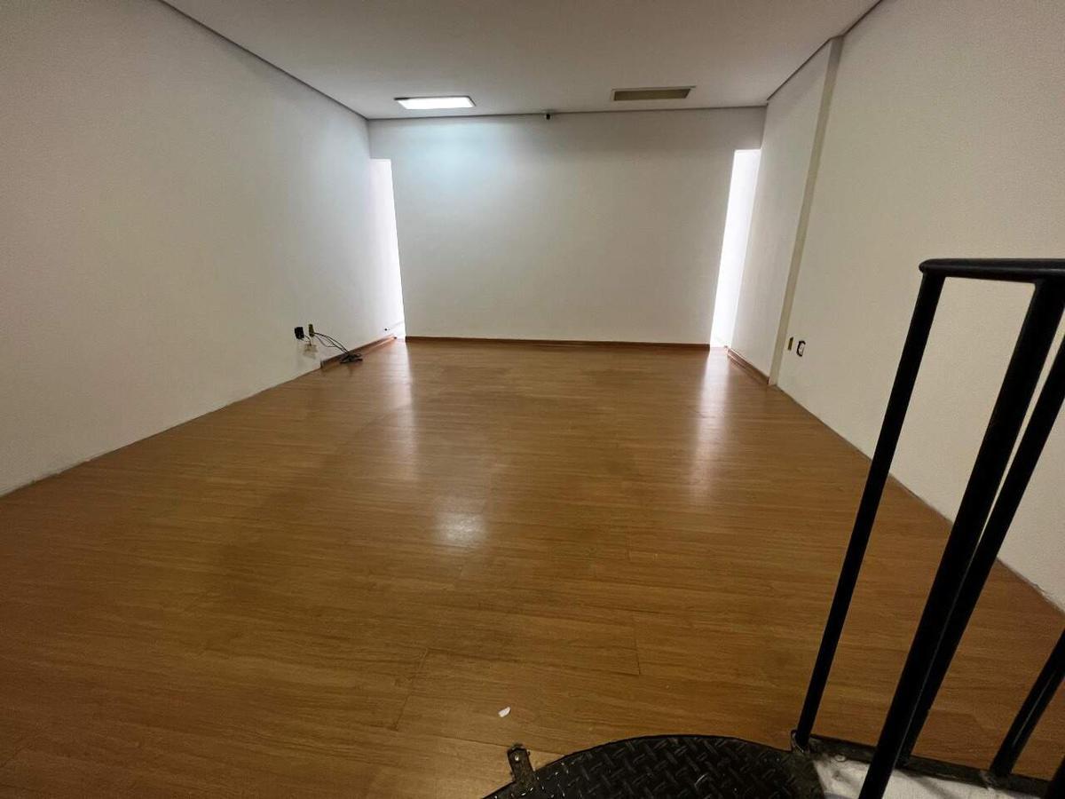 Loja, Vila da Serra, 1 Vaga