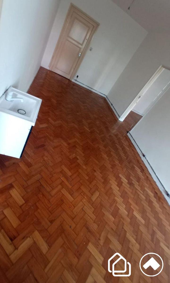 Sala, Centro