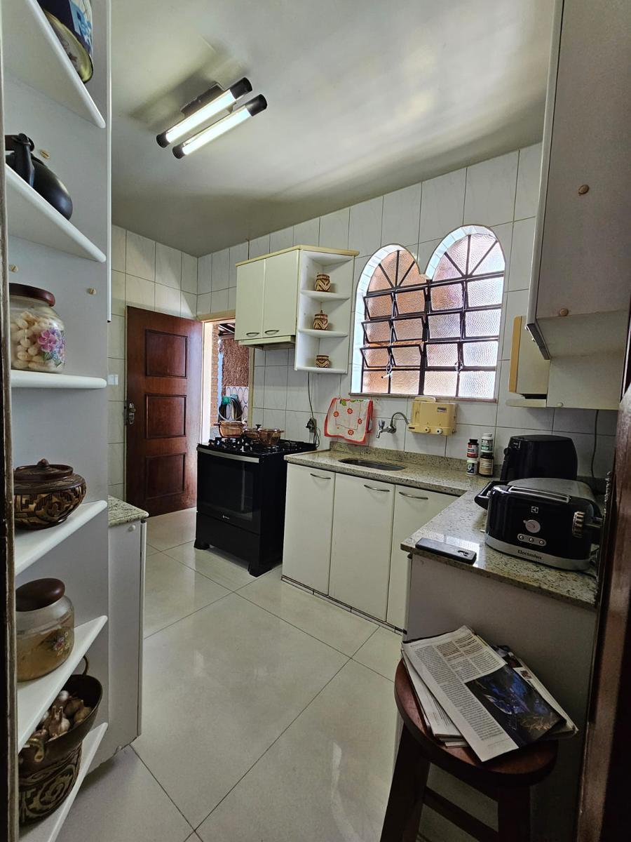 Casa, Jardim América, 4 Quartos, 4 Vagas, 2 Suítes