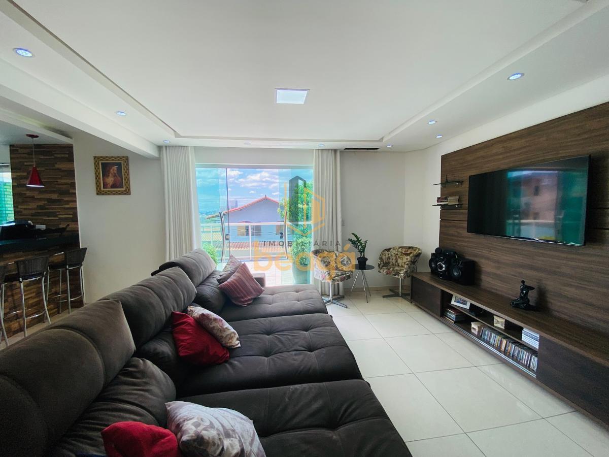 Casa, Novo Glória, 4 Quartos, 5 Vagas, 1 Suíte