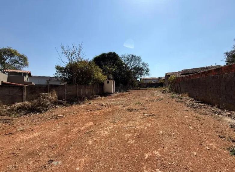 Lote, São Pedro, 1 Quarto, 0 Vaga