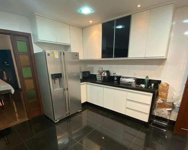 Casa, Santa Lúcia, 5 Quartos, 4 Vagas, 3 Suítes