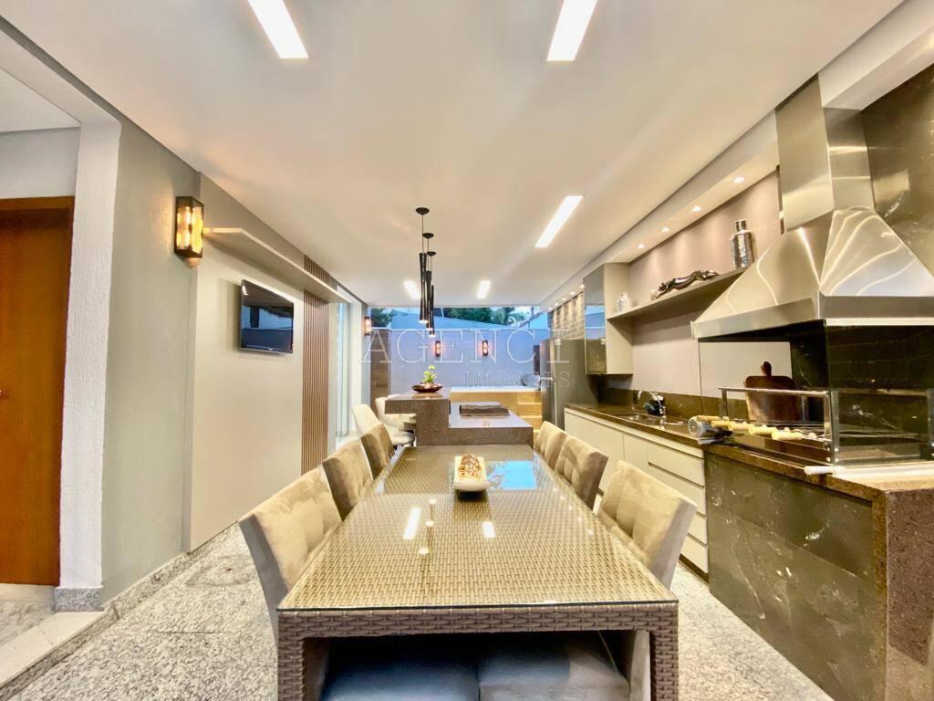 Casa, Trevo, 4 Quartos, 0 Vaga, 3 Suítes