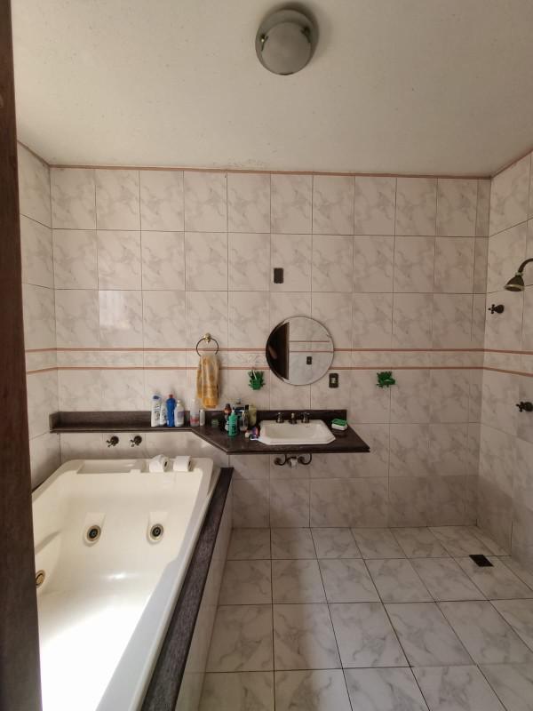 Casa, Três Barras, 5 Quartos, 3 Vagas, 1 Suíte