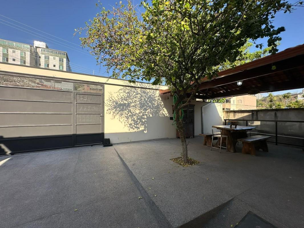 Casa, Barreiro, 2 Quartos, 2 Vagas, 1 Suíte