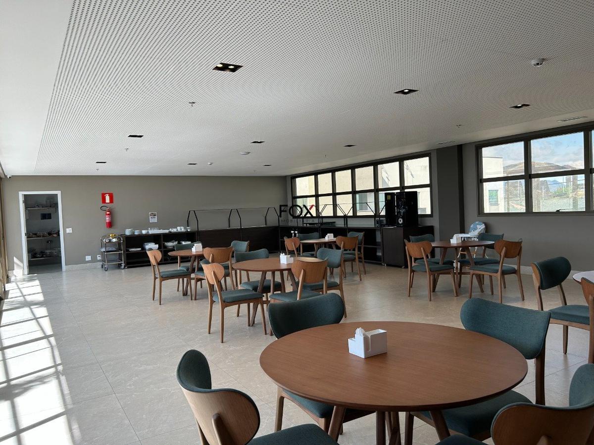 Apartamento, Estoril, 2 Quartos, 0 Vaga, 2 Suítes