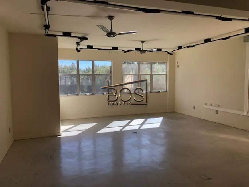 Prédio, Funcionários, 0 Quarto, 14 Vagas