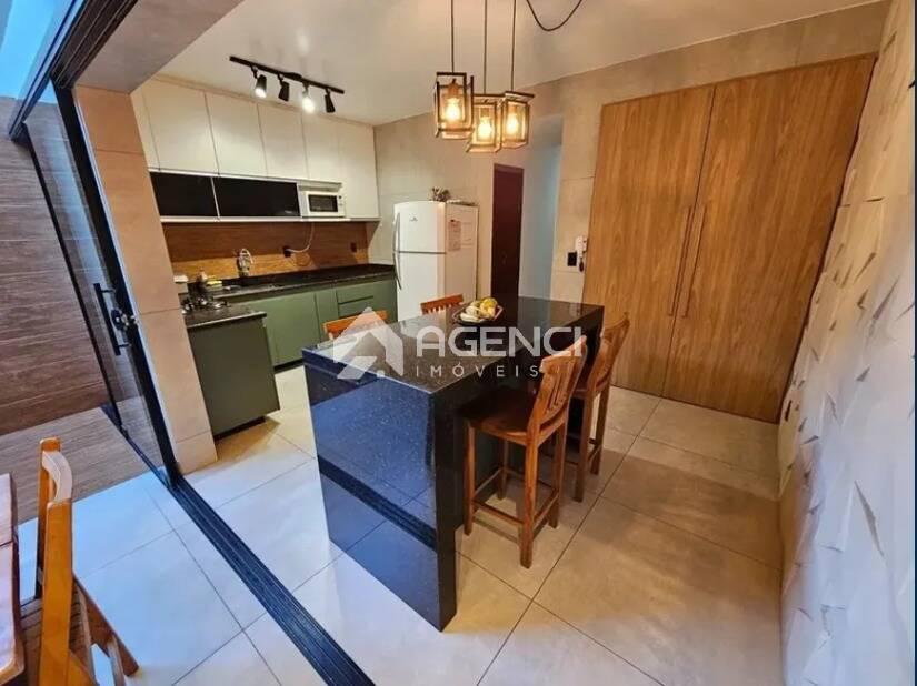 Casa, Cabral, 3 Quartos, 0 Vaga, 1 Suíte