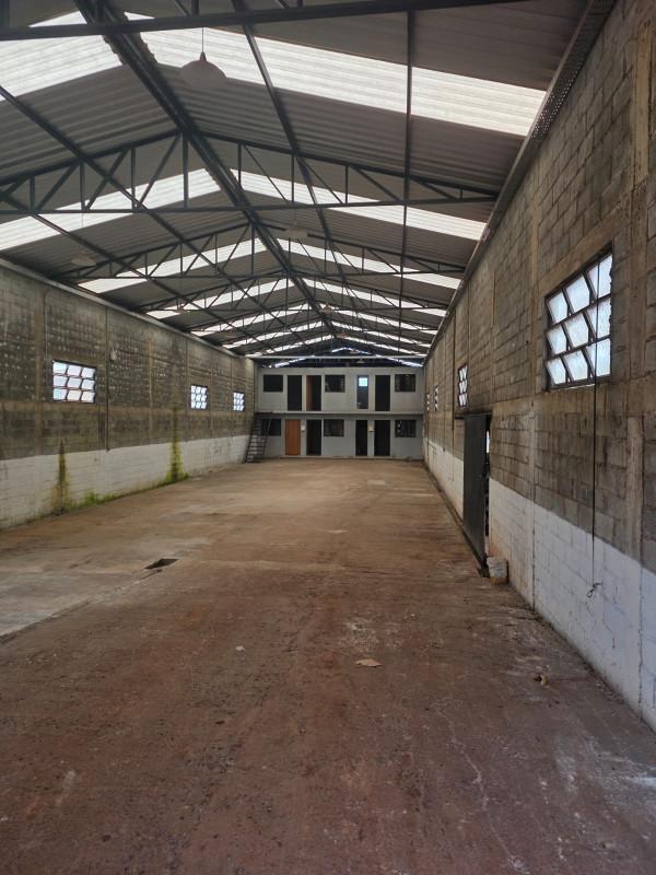 Galpão, Água Limpa, 3 Quartos, 0 Vaga