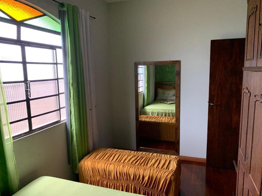 Casa, Industrial, 4 Quartos, 4 Vagas, 1 Suíte