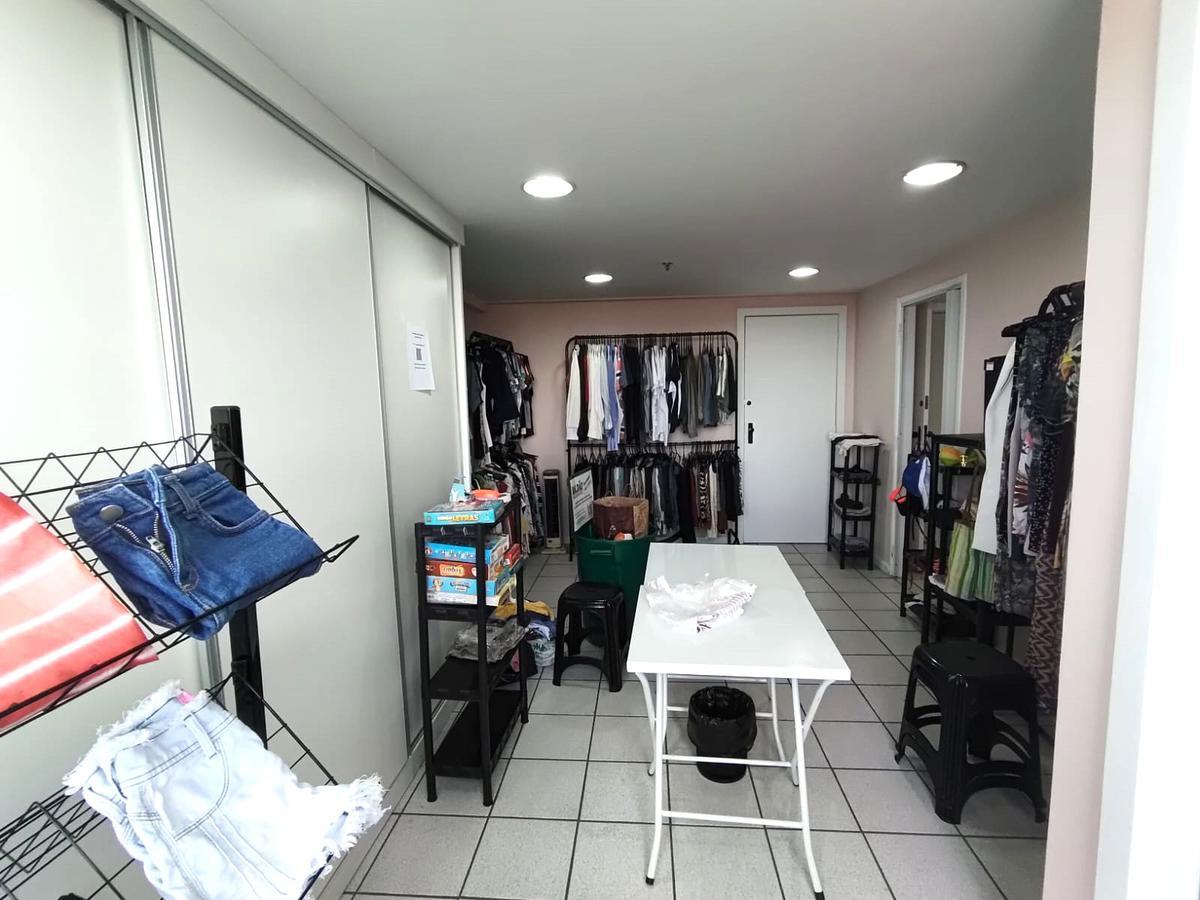 Sala, Barro Preto, 0 Quarto, 2 Vagas