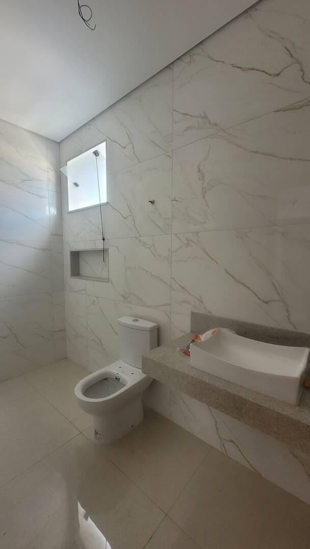 Casa, Quitandinha, 3 Quartos, 2 Vagas, 1 Suíte