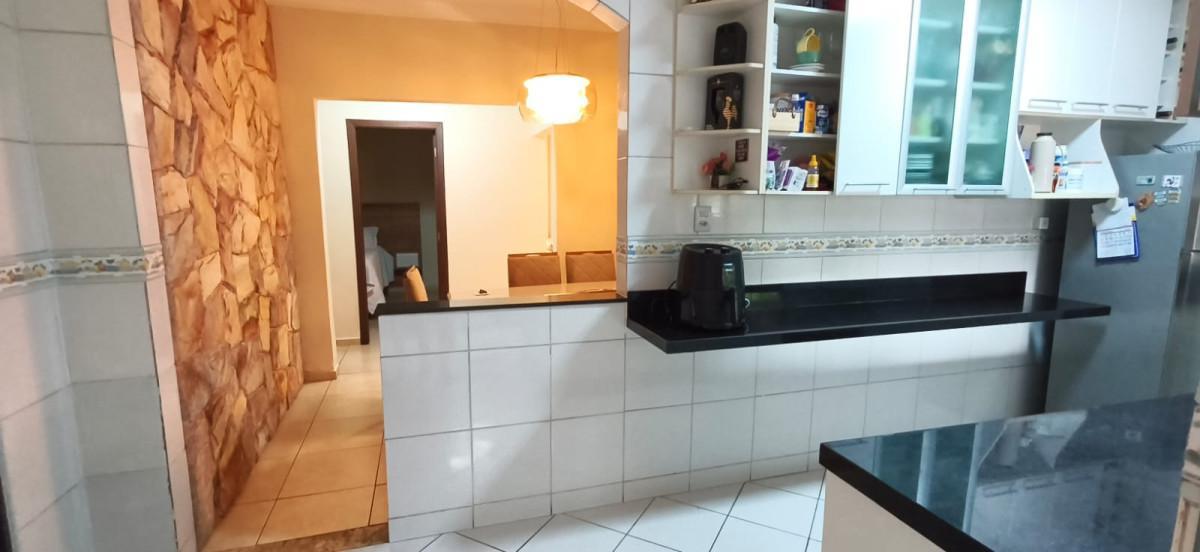 Casa, Santa Terezinha, 3 Quartos, 5 Vagas