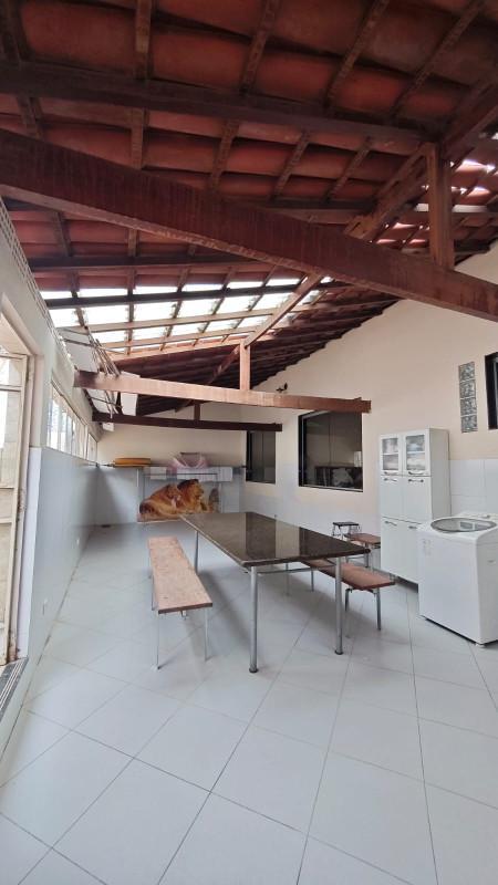 Casa, Barreiro, 3 Quartos, 4 Vagas, 1 Suíte