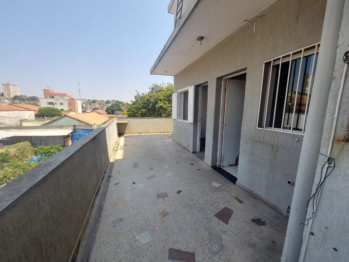 Casa, Cachoeirinha, 4 Quartos, 1 Vaga, 3 Suítes