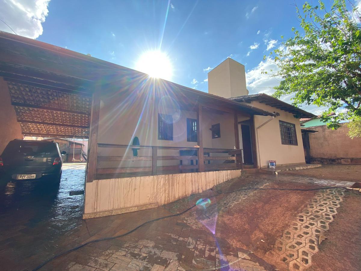 Casa, Braúnas, 3 Quartos, 7 Vagas, 3 Suítes