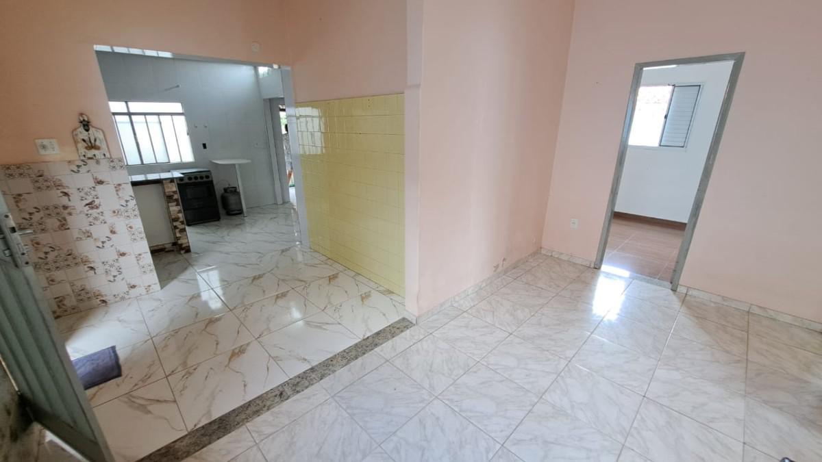 Casa, Santa Inês, 3 Quartos, 4 Vagas, 1 Suíte