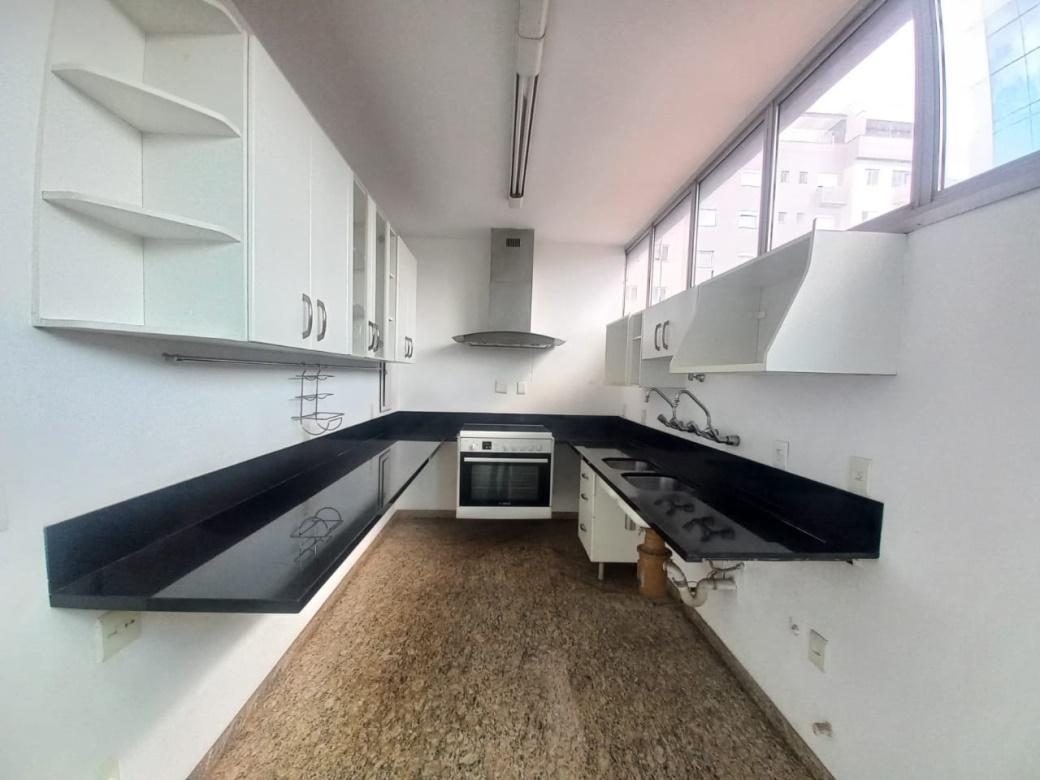 Cobertura, Funcionários, 4 Quartos, 3 Vagas, 2 Suítes