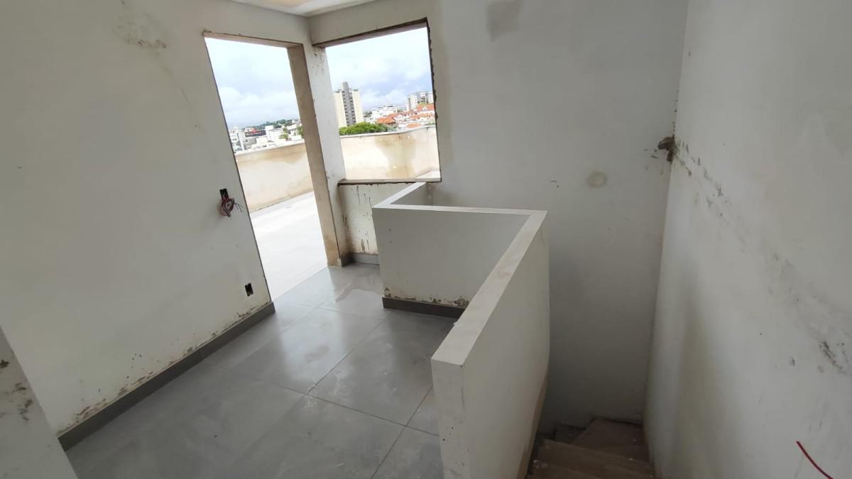 Cobertura, Ouro Preto, 3 Quartos, 2 Vagas, 1 Suíte