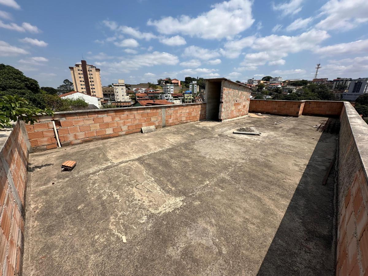 Casa, Santa Rosa, 4 Quartos, 8 Vagas, 2 Suítes