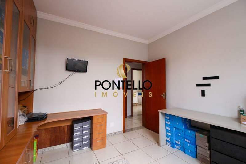 Casa, João Pinheiro, 5 Quartos, 5 Vagas, 1 Suíte