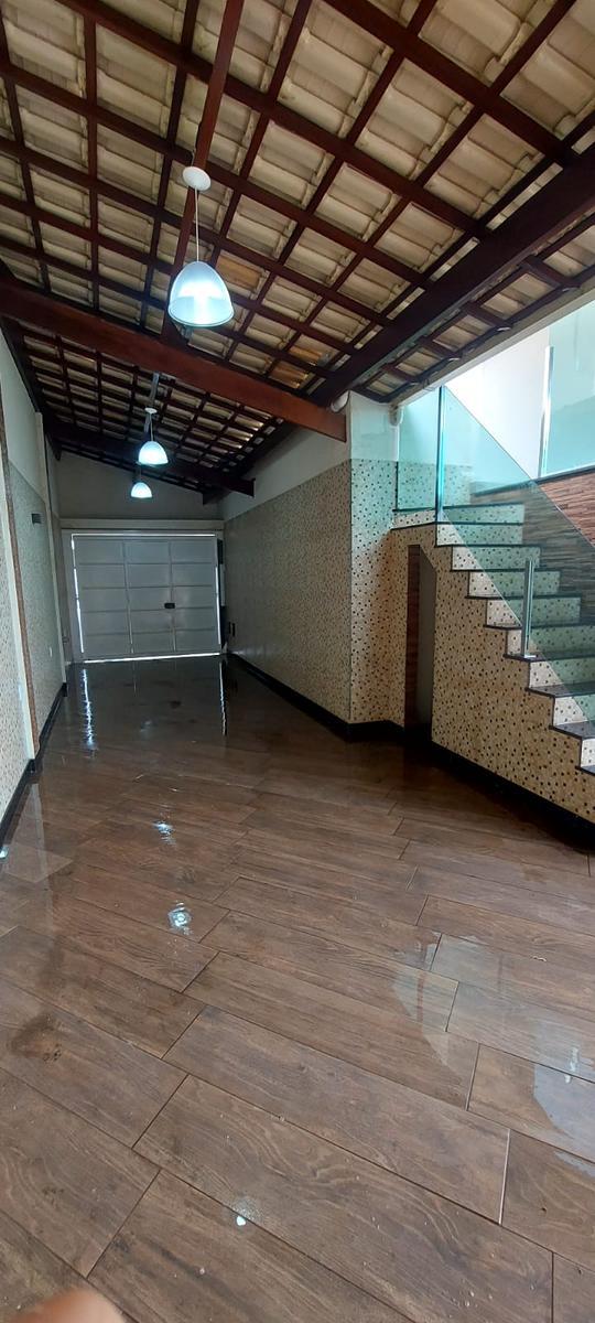 Casa, Trevo, 4 Quartos, 10 Vagas, 1 Suíte
