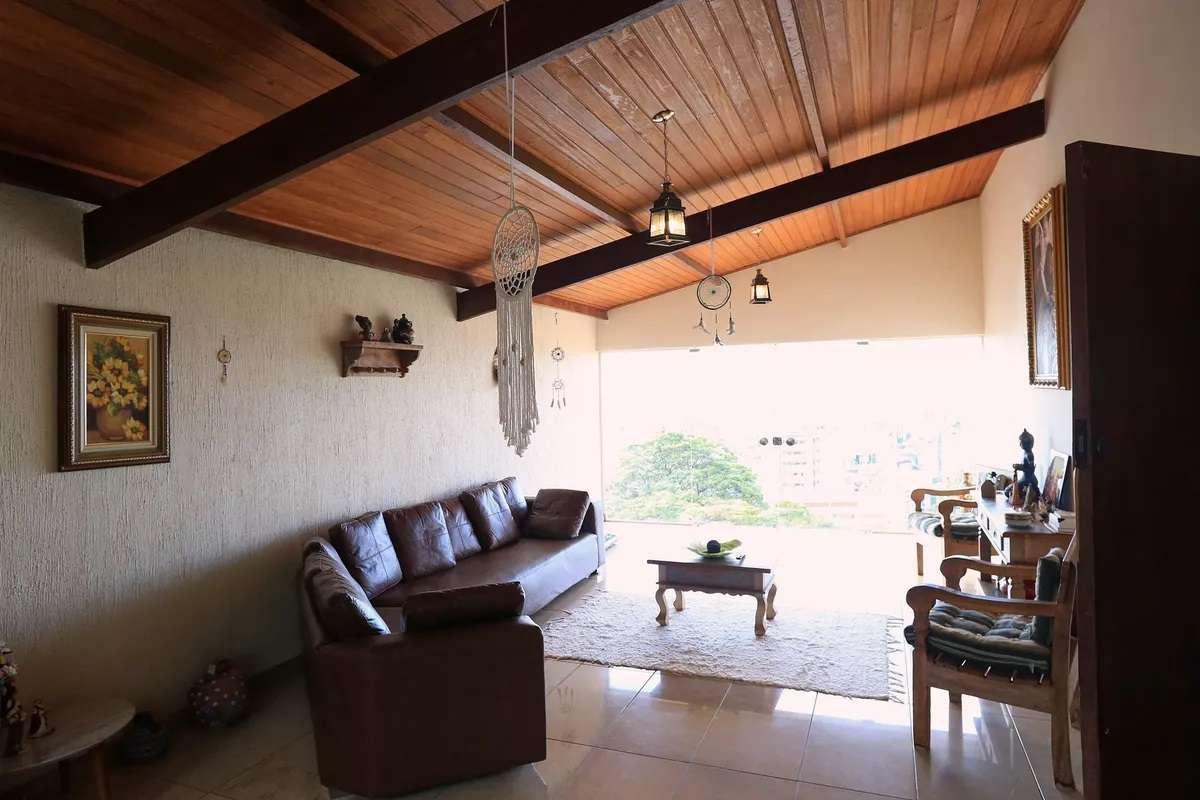 Casa, Mangabeiras, 4 Quartos, 4 Vagas, 1 Suíte