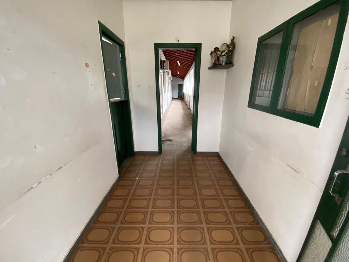 Prédio, São Francisco, 0 Quarto, 20 Vagas